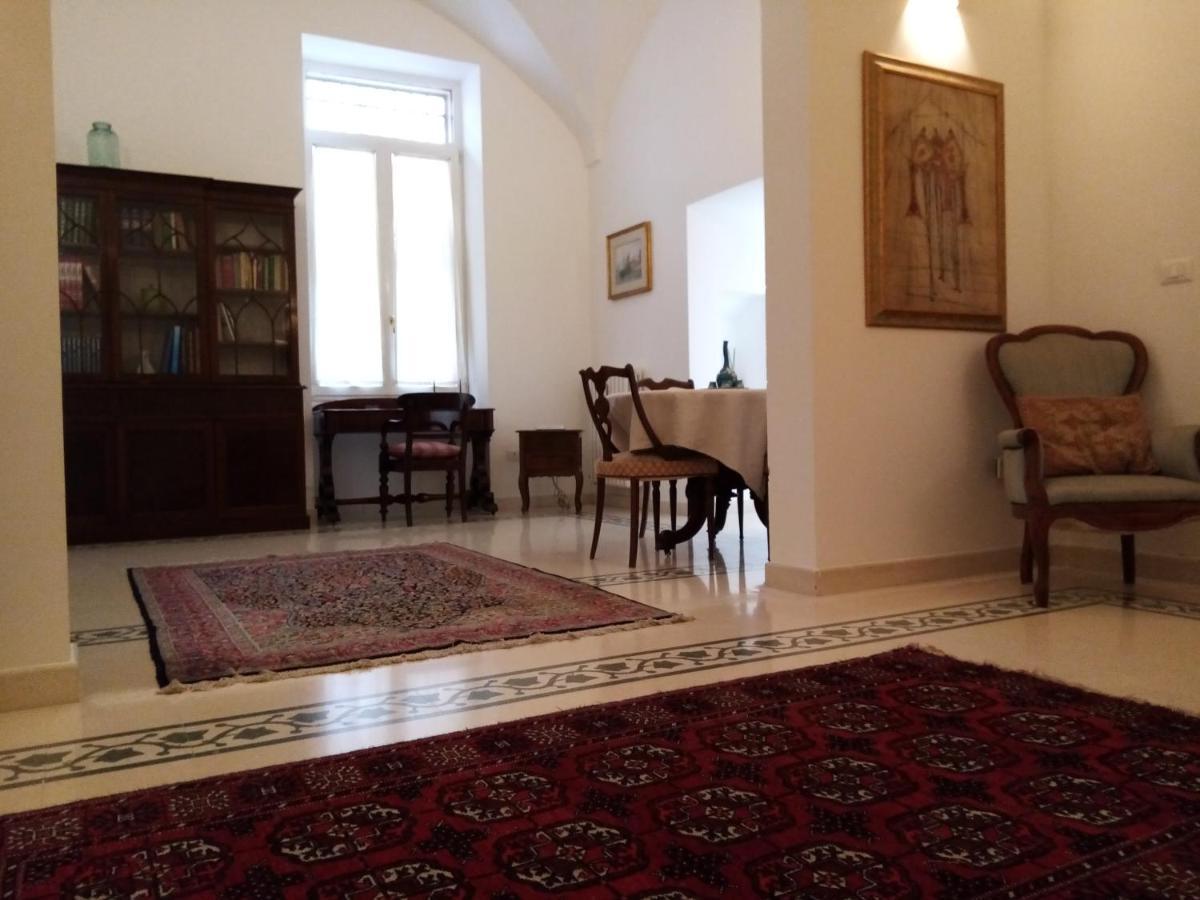 Bed and Breakfast Dimora Storica Le Perle Лечче Екстер'єр фото