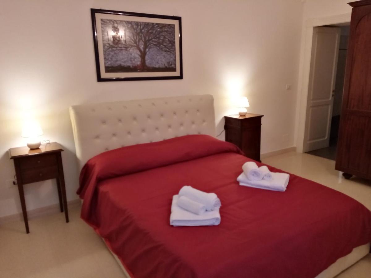 Bed and Breakfast Dimora Storica Le Perle Лечче Екстер'єр фото