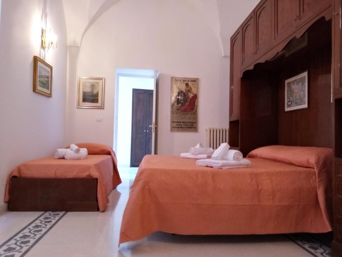 Bed and Breakfast Dimora Storica Le Perle Лечче Екстер'єр фото