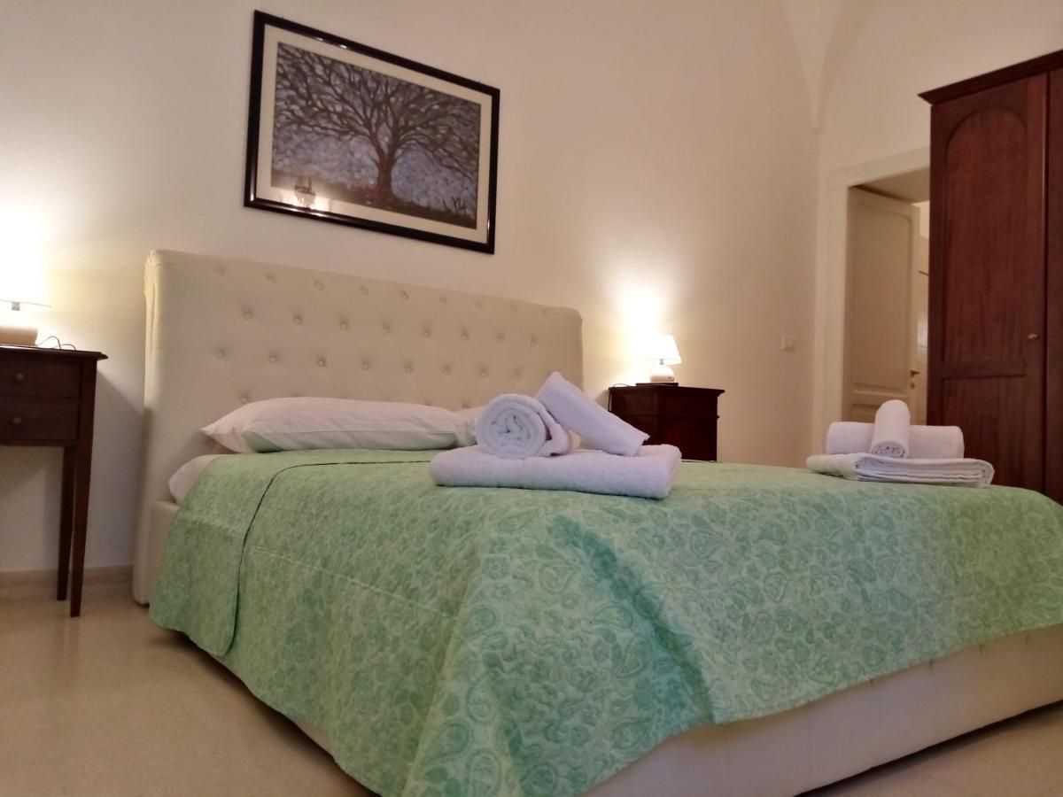 Bed and Breakfast Dimora Storica Le Perle Лечче Екстер'єр фото