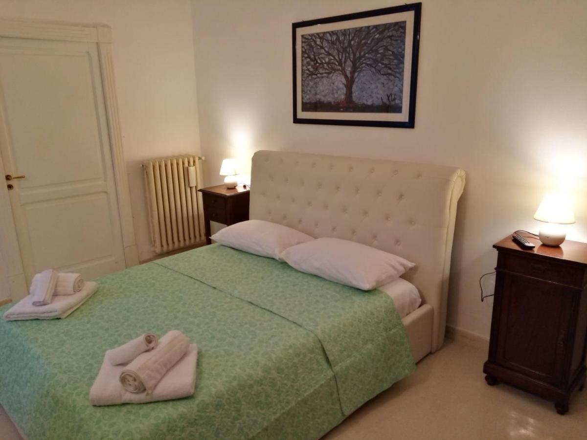 Bed and Breakfast Dimora Storica Le Perle Лечче Екстер'єр фото