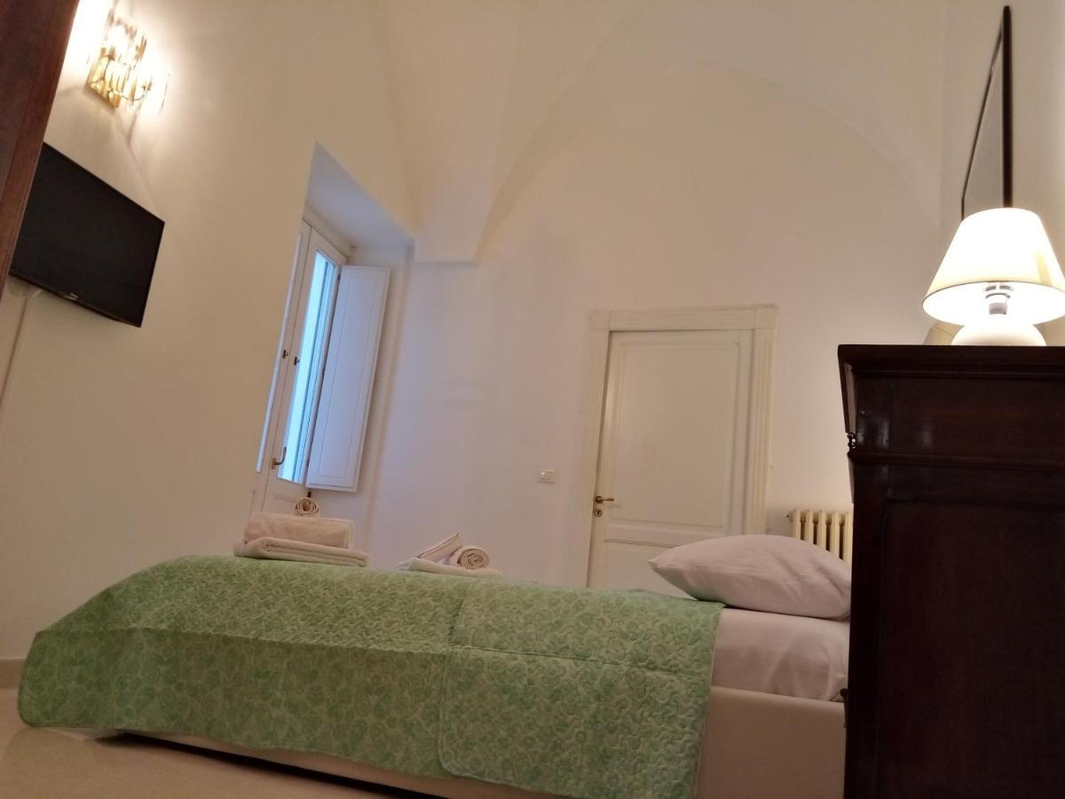 Bed and Breakfast Dimora Storica Le Perle Лечче Екстер'єр фото